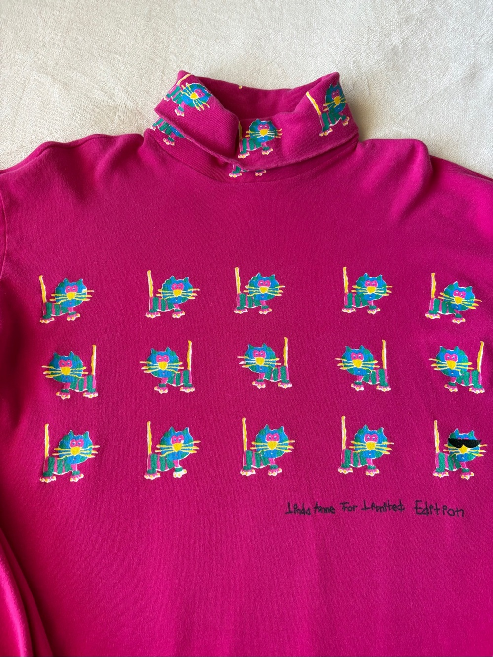 80s 90s Limited Edition X Linda Anne Quirky Cat Print Turtleneck Magenta Large